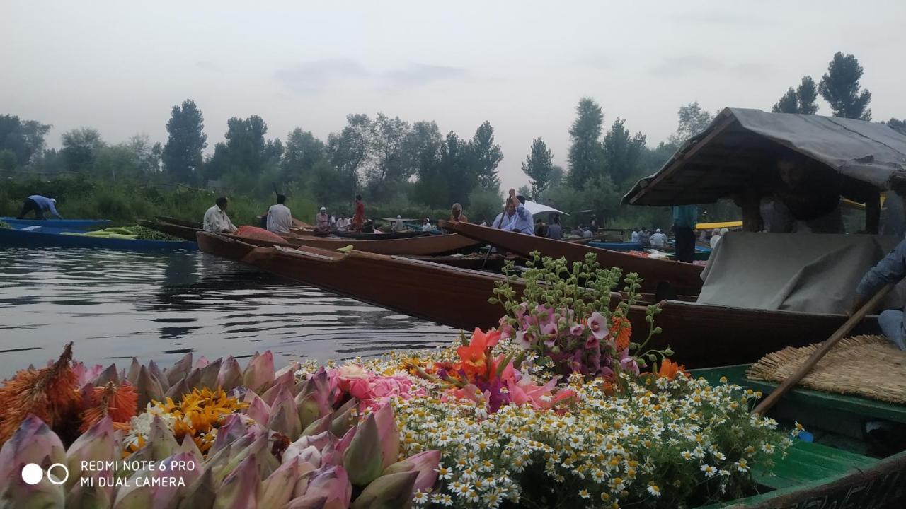 Green View Group Of Houseboats Hotel Srīnagar Exterior foto